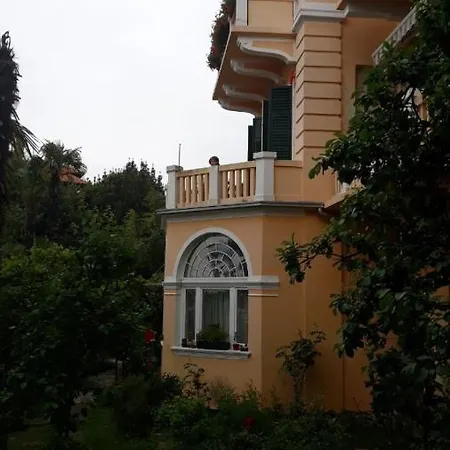 Salus, Buchholz, Apartment