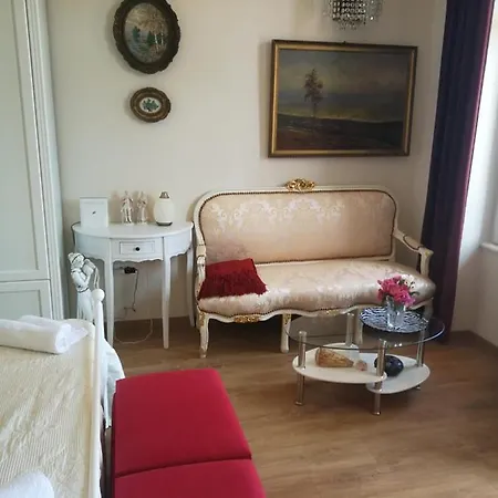 Salus, Buchholz, Apartment