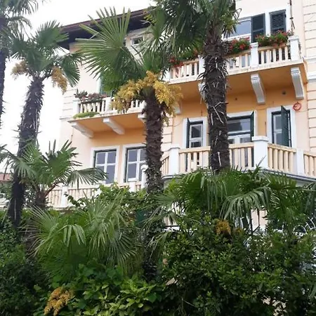 Salus, Buchholz, * Opatija